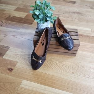 Seven Gigi Chocolate Brown Woven with Gold Chain Hardware Loafers - NWOT Size 8